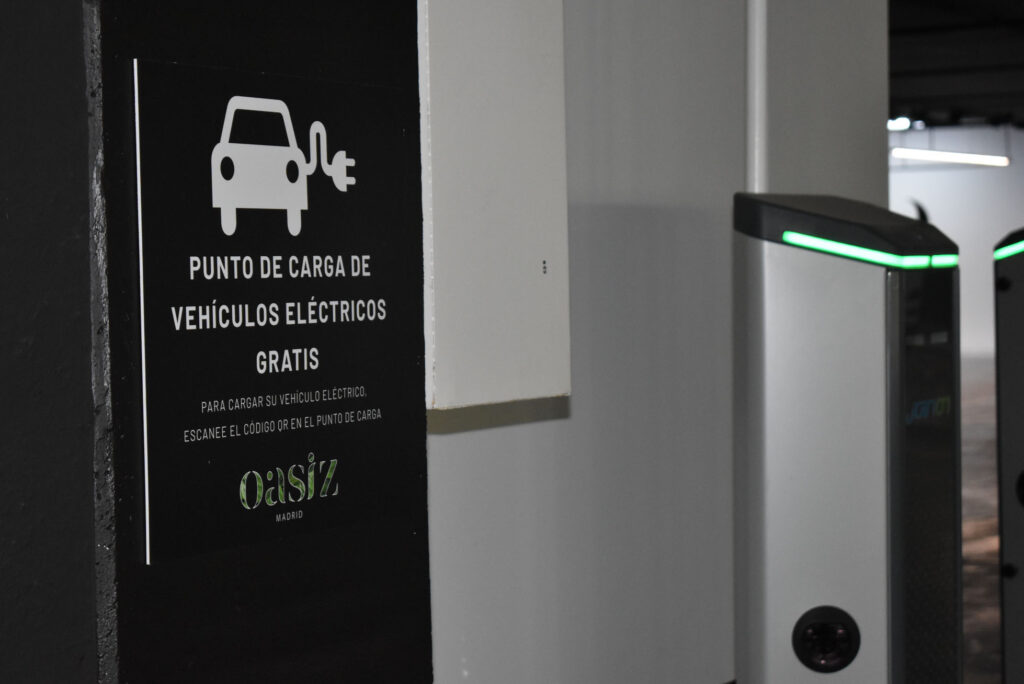 OASIZ elige GEWISS para la recarga de los vehículos eléctricos de sus visitantes.