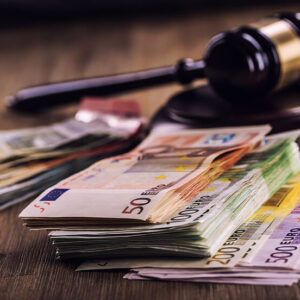 Guerra judicial entre empresarios y banca por los créditos avalados por el ICO
