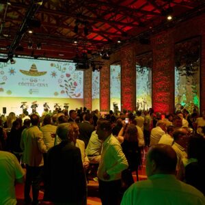 La Real Fábrica de Tapices se llena de colorido y sabor para celebrar el 68º. Cóctel-Cena de APIEM, con la asistencia de más de 400 personas