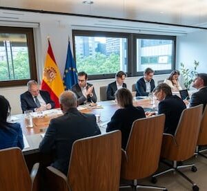 La gran industria alerta al Gobierno de paradas de sus fábricas este otoño por los altos precios de la energía
