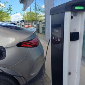 Las matriculaciones de vehículos electrificados suben más de un 53% en septiembre y marcan el mejor mes del año con casi 35.000 unidades